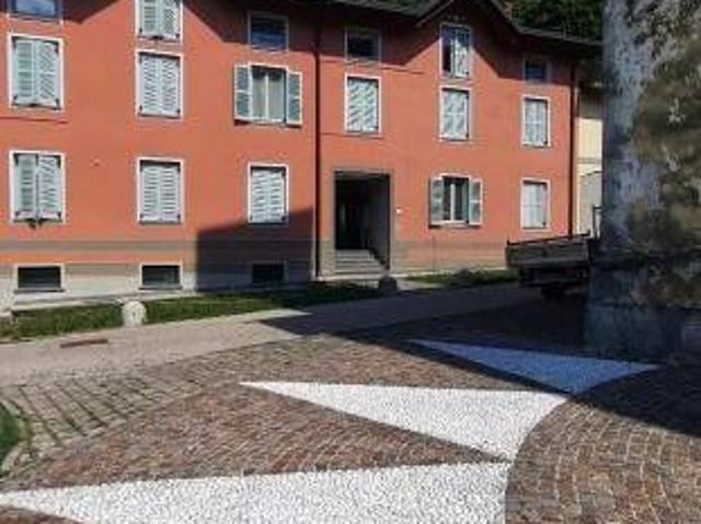 Appartamento in vendita a Introbio LC