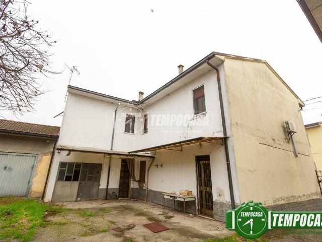 Appartamento in vendita a Inverno E Monteleone