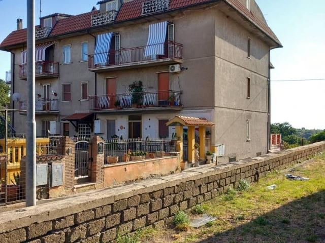 Appartamento in vendita a Ischia di Castro VT