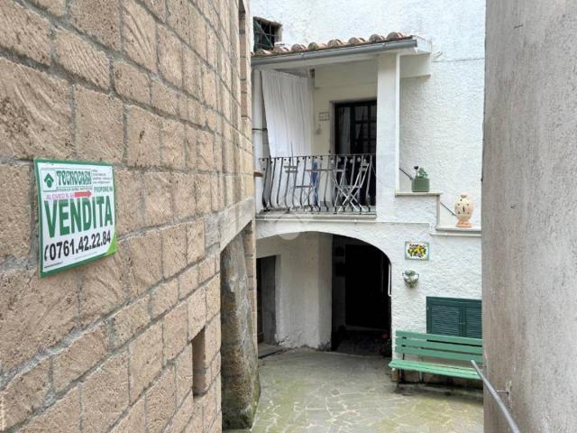 Appartamento in vendita a Ischia di Castro VT