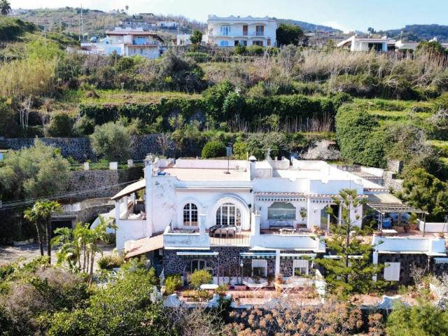 Appartamento in vendita a Ischia NA