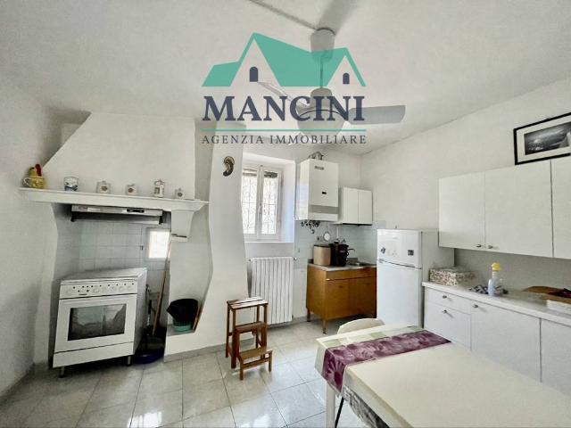Appartamento in vendita a Jesi, Centro storico