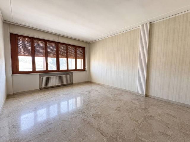 Appartamento in vendita a Jesi AN