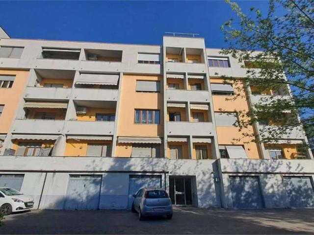 Appartamento in vendita a Jesi AN
