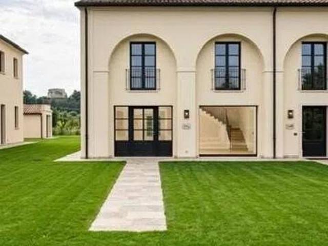 Appartamento in vendita a Jesi AN