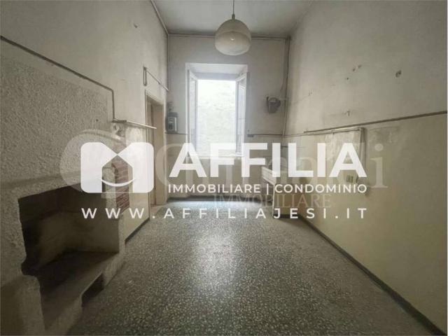 Appartamento in vendita a Jesi AN