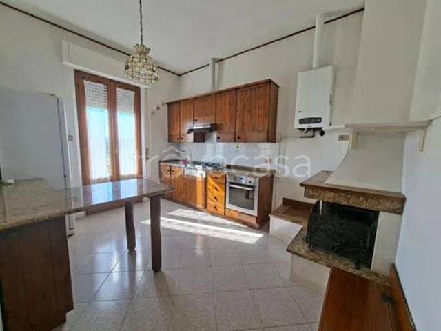 Appartamento in vendita a Jesi via Asiago, Gallodoro Prato