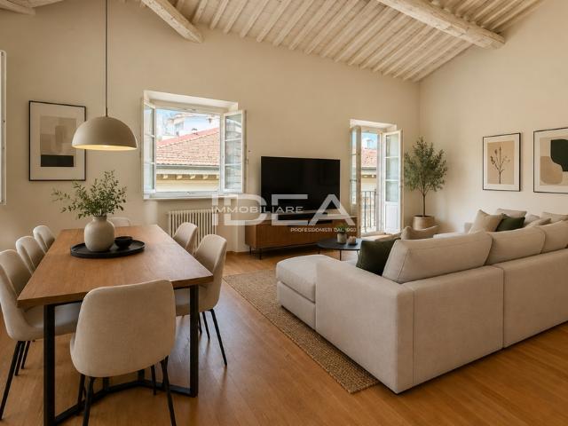APPARTAMENTO in VENDITA a LUCCA CENTRO STORICO di 4 vani