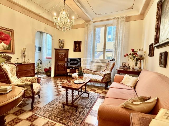 APPARTAMENTO in VENDITA a LUCCA CENTRO STORICO di 4 vani