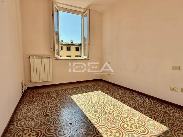 APPARTAMENTO in VENDITA a LUCCA CENTRO STORICO di 4 vani