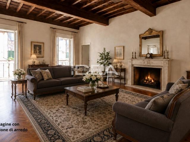 APPARTAMENTO in VENDITA a LUCCA CENTRO STORICO di 6 vani