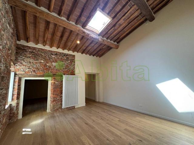 Appartamento in vendita a Lucca LU