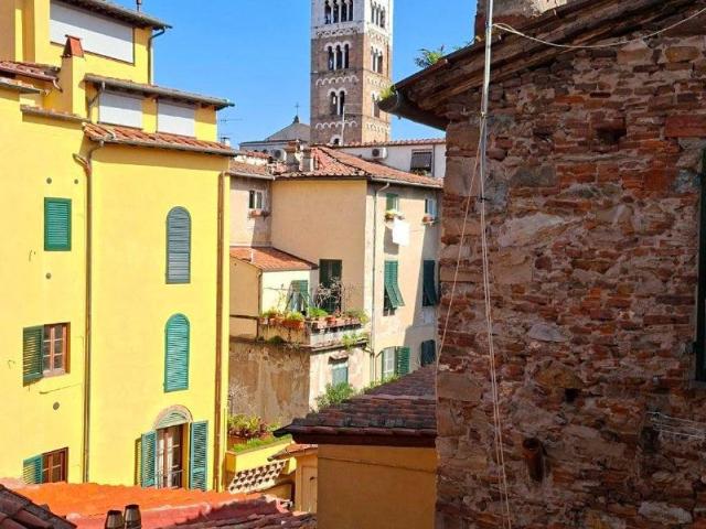 Appartamento in vendita a Lucca LU