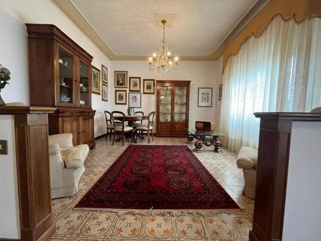 Appartamento in vendita a Lucca LU