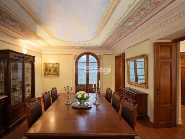 Appartamento in vendita a Lucca piazza San Pietro Somaldi, Piazza Anfiteatro Torre Guinigi