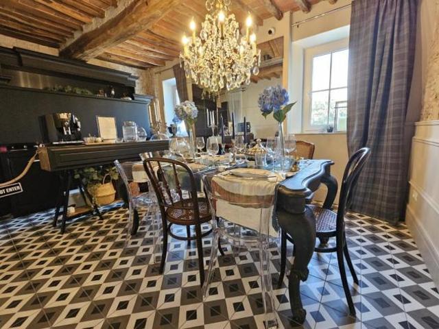 Appartamento in vendita a Lucca 135 mq Rif: 1395738