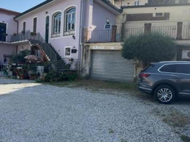 Appartamento in vendita a Lucca 320 mq Rif: 1421236