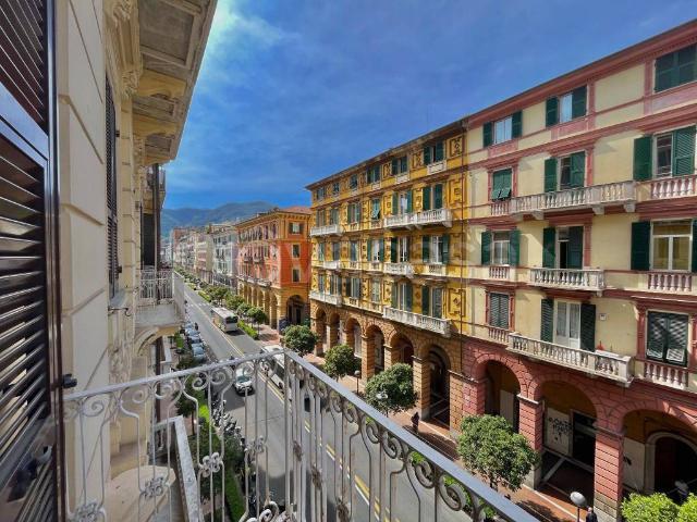 Appartamento in vendita a La Spezia via Niccolò Tommaseo, 25, Centro Storico