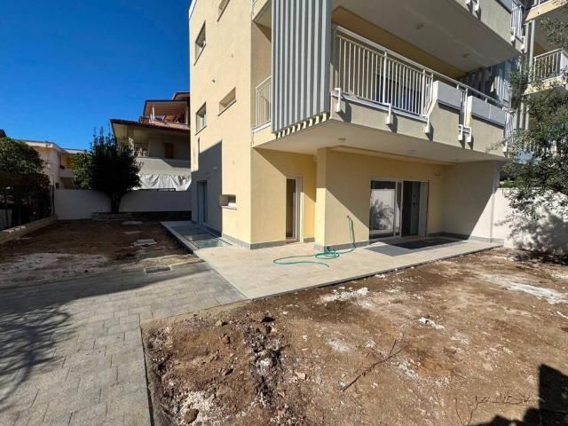 Appartamento in vendita a Ladispoli RM