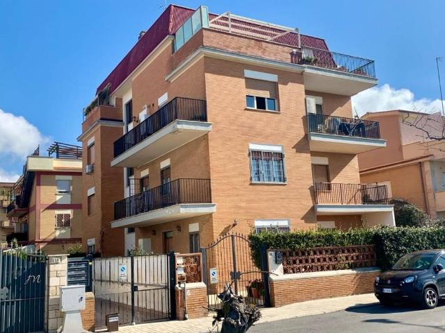 Appartamento in vendita a Ladispoli RM