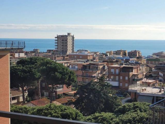 Appartamento in vendita a Ladispoli RM