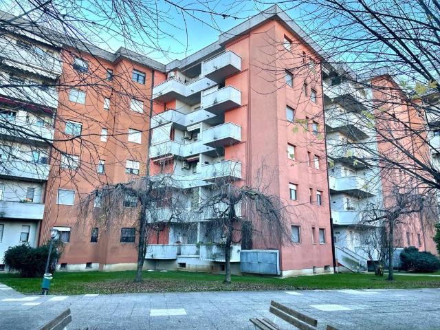 Appartamento in vendita a Lainate MI
