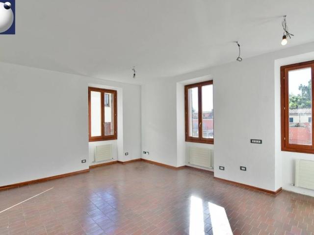 Appartamento in vendita a Lambrugo CO