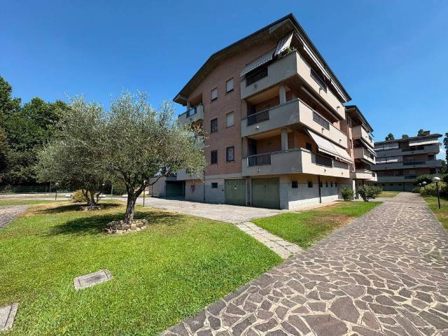 Appartamento in vendita a Landriano PV