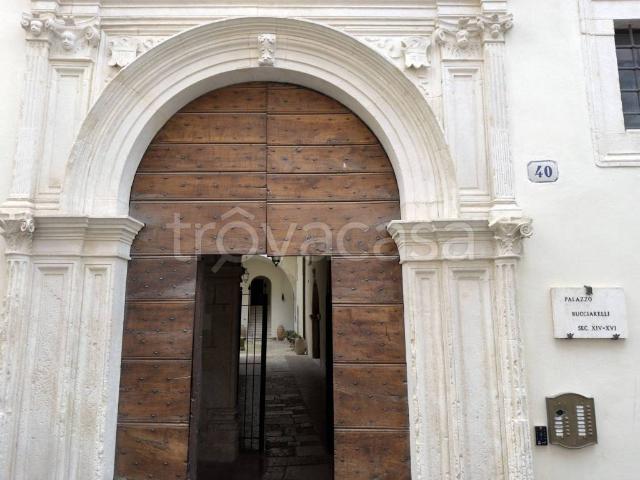 Appartamento in vendita a L'Aquila via Sassa, 40, Duomo Fontana Luminosa
