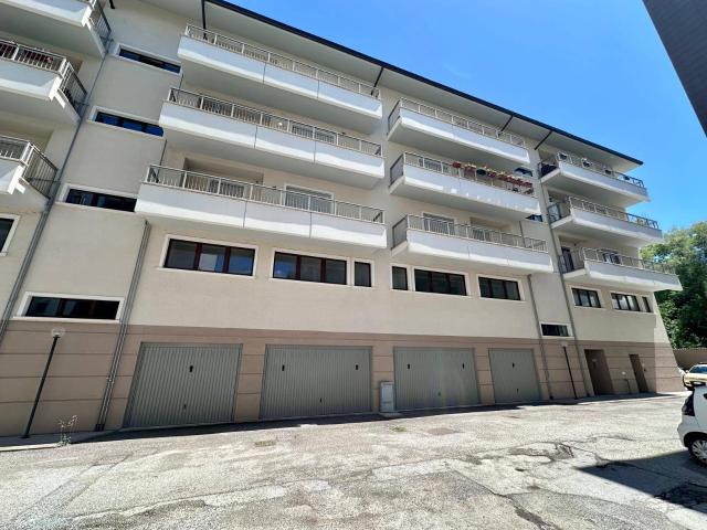 Appartamento in vendita a L'Aquila, Zona Della Rivera