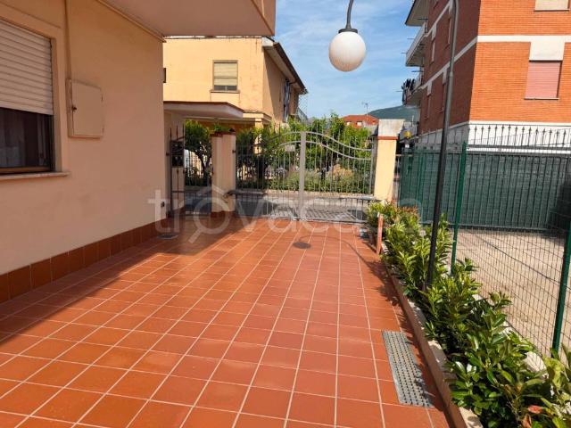 Appartamento in vendita a Latina via del Gelsomino, Latina Scalo