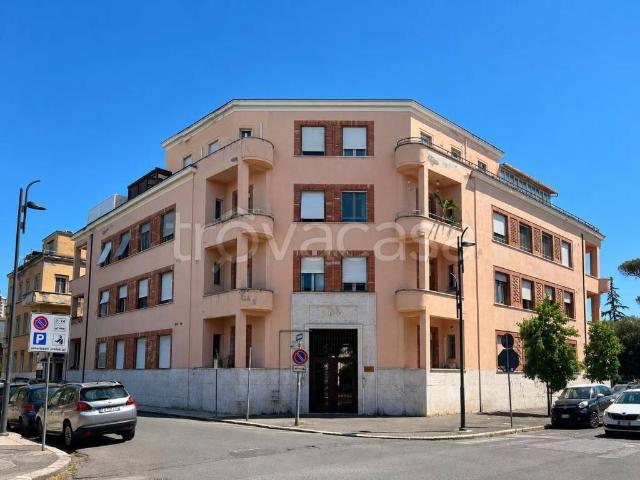 Appartamento in vendita a Latina via Leone Zeppieri, 5, Centro città