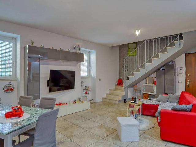 Appartamento in vendita a Lavena Ponte Tresa VA