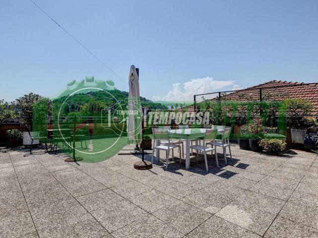 Appartamento in vendita a Laveno Mombello