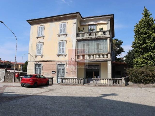 Appartamento in vendita a Laveno Mombello VA