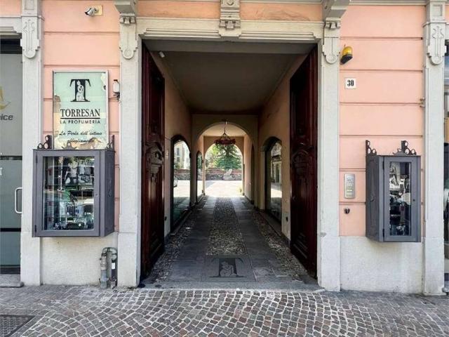 Appartamento in vendita a Laveno Mombello VA