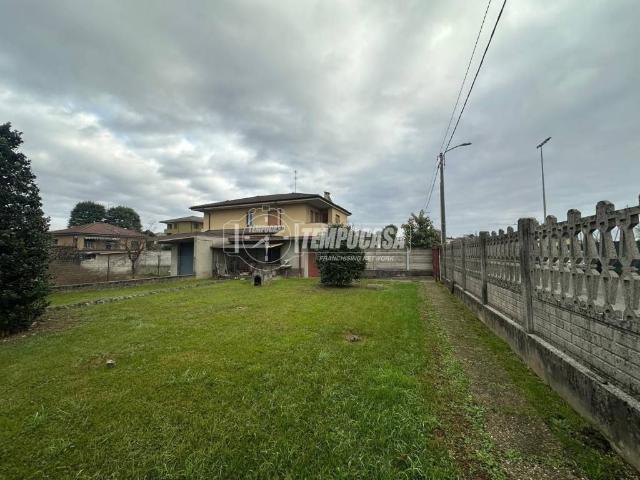 Appartamento in vendita a Lazzate MB