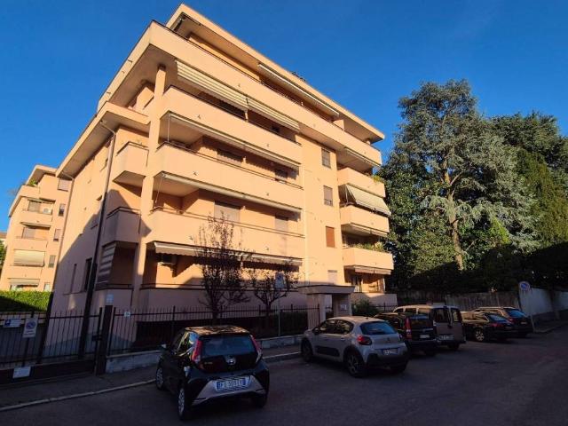 Appartamento in vendita a Legnano MI