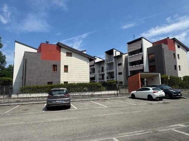 Appartamento in vendita a Lesmo MB