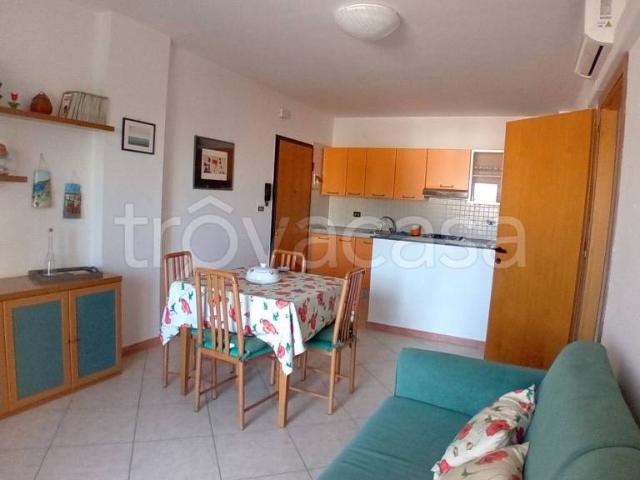 Appartamento in vendita a Lesina viale Pietra Maura, Marina Di Lesina