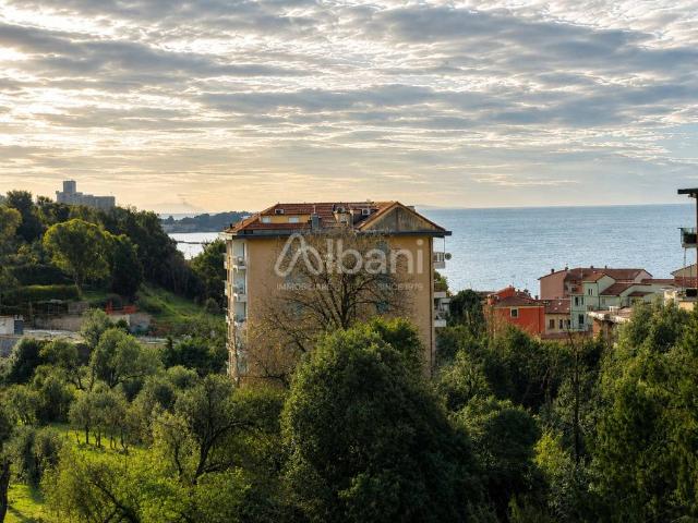 Appartamento in vendita a Lerici SP