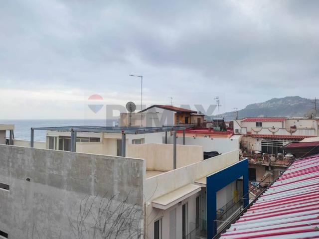 Appartamento in vendita a Letojanni via Lombardo, 10