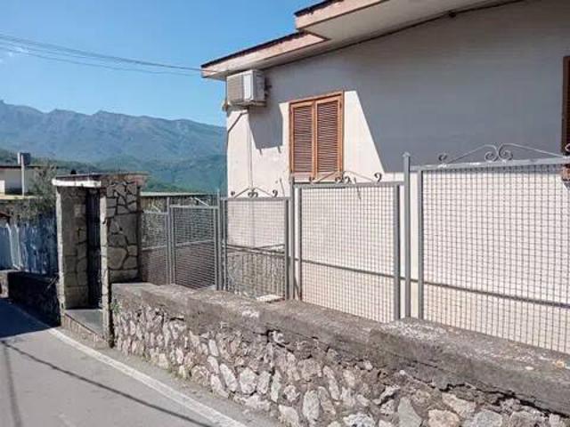 Appartamento in vendita a Lettere NA