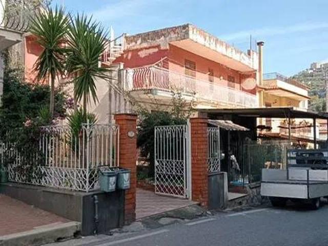 Appartamento in vendita a Lettere NA
