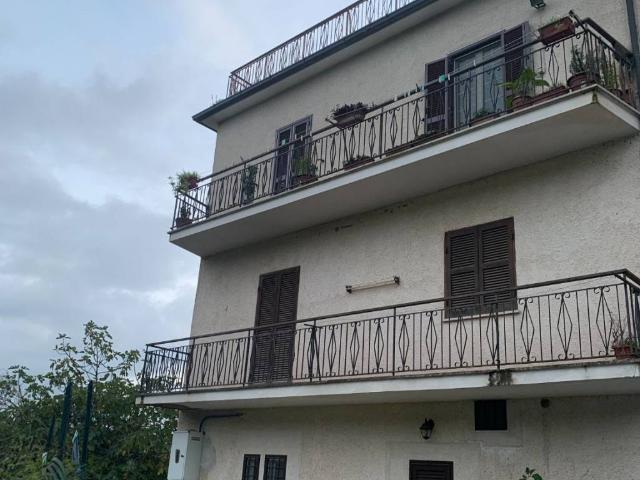 Appartamento in vendita a Licenza RM