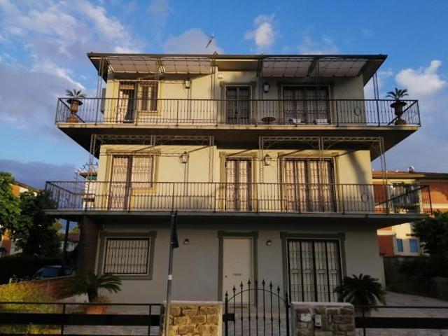 Appartamento in vendita a Lido di Camaiore Camaiore 125 mq Rif: 1057816