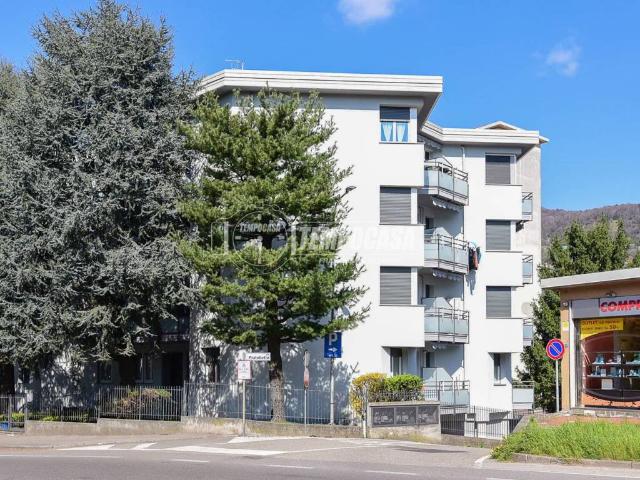 Appartamento in vendita a Lipomo CO