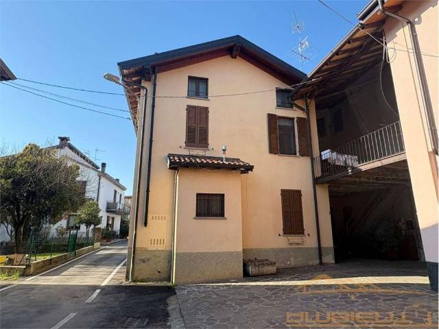 Appartamento in vendita a Lomagna LC