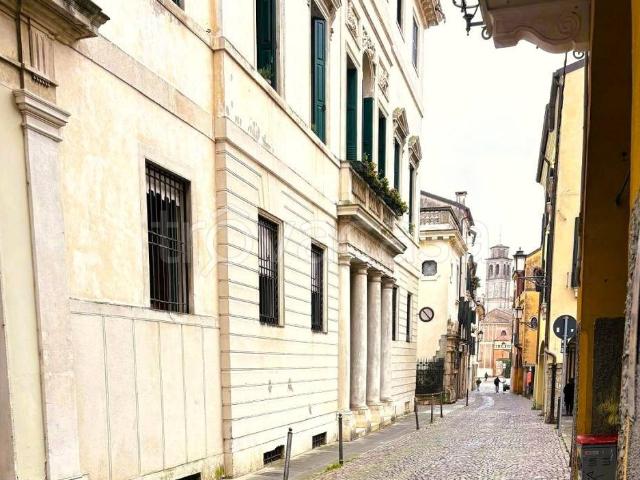 Appartamento in vendita a Padova via Rudena, Santo