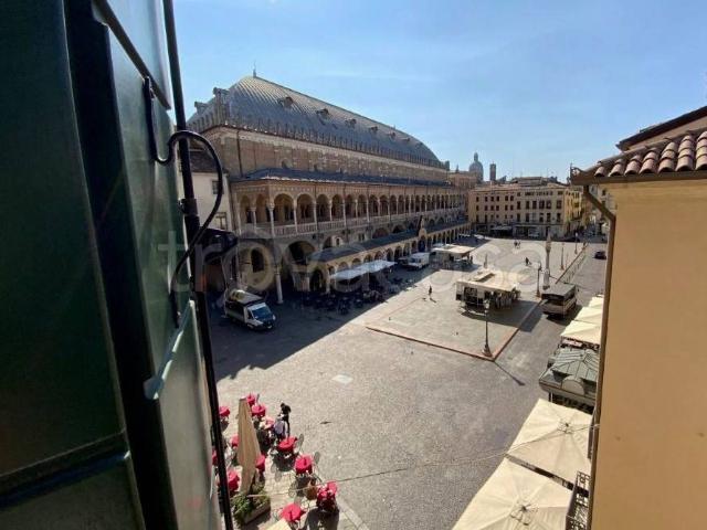 Appartamento in vendita a Padova piazza dei Frutti, Piazze Duomo